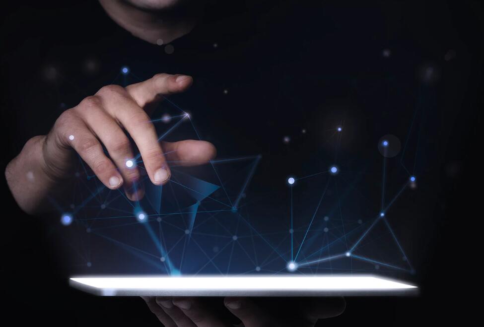 小手臂上有个鲤鱼纹身用什么图案能盖住 后背鱼纹身图案大全